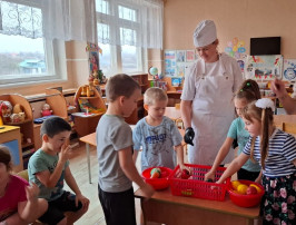 Встреча с родителями – представителями различных профессий «Гость группы» Встреча с родителями – представителями различных профессий «Гость группы».